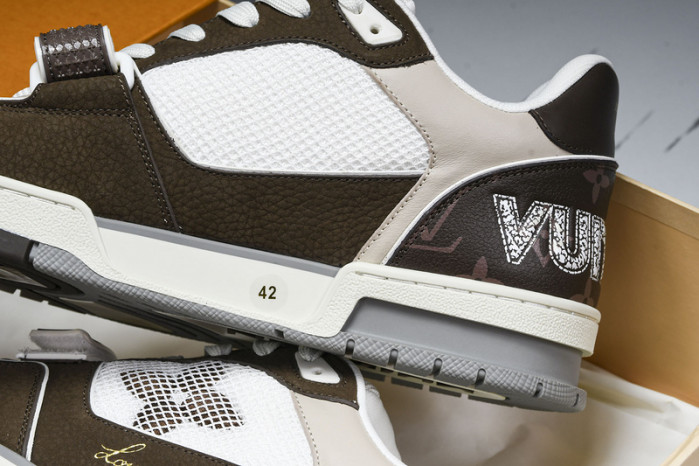 L1VV TRAINER