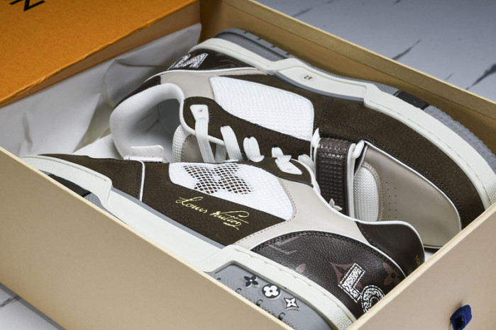 L1VV TRAINER