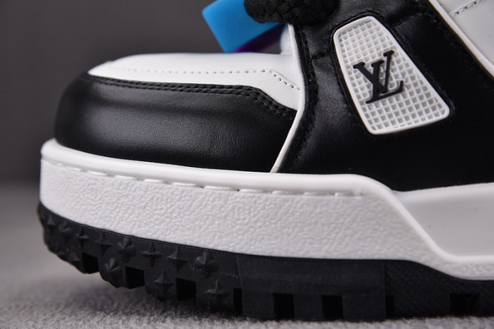 L1VV TRAINER