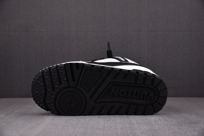 L1VV TRAINER